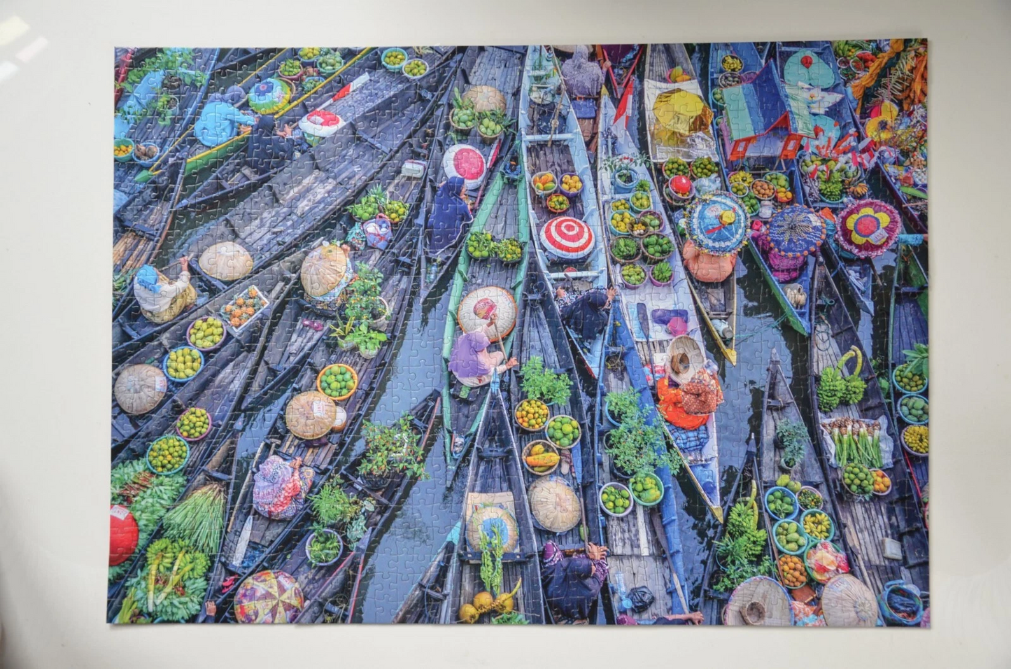 Floating Market 1000 Piece Jigsaw Puzzle – Colourful Market Scene